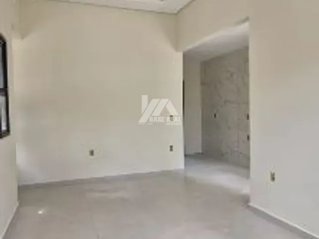 Casa 3 quartos e 2 banheiros, à venda, no bairro Cará-Cará em Ponta Grossa