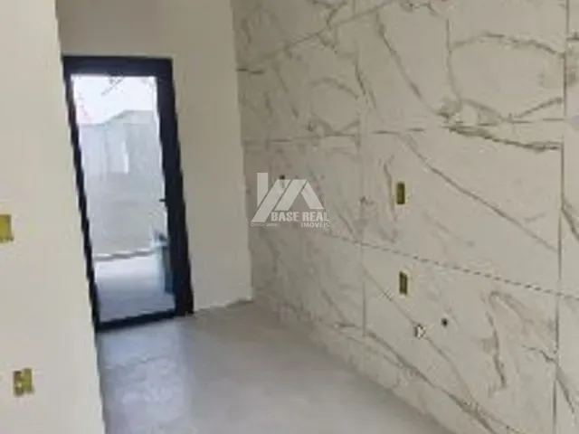 Casa 3 quartos e 2 banheiros, à venda, no bairro Cará-Cará em Ponta Grossa
