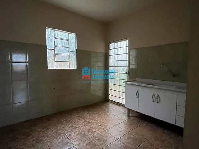 Casa com 300m² 2 quartos e 1 banheiro, à venda, no bairro Jardim Nova Guaxupé em Guaxupé