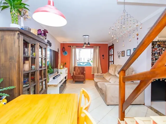 Casa 3 quartos e 1 banheiro, à venda, no bairro Campo Comprido em Curitiba