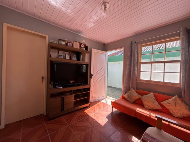 Casa 2 quartos e 2 banheiros, à venda, no bairro Três Vendas em Pelotas