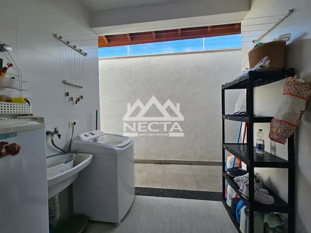 Casa com 450m² 3 quartos e 4 banheiros, à venda, no bairro Loteamento Jardim Aruan em Caraguatatuba