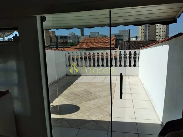 Casa 2 quartos e 2 banheiros, à venda, no bairro Vila Areao em Taubaté