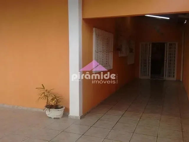 Casa com 320m² 3 quartos e 2 banheiros, à venda, no bairro Travessão em Caraguatatuba