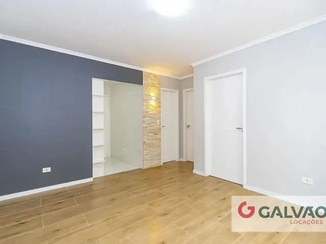 Casa 2 quartos e 1 banheiro, para alugar, no bairro Cajuru em Curitiba