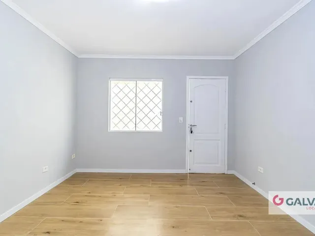 Casa 2 quartos e 1 banheiro, para alugar, no bairro Cajuru em Curitiba