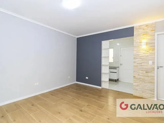 Casa 2 quartos e 1 banheiro, para alugar, no bairro Cajuru em Curitiba