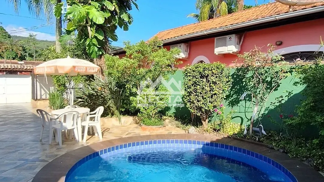 Casa, 4 quartos, 153 m² - Foto 1