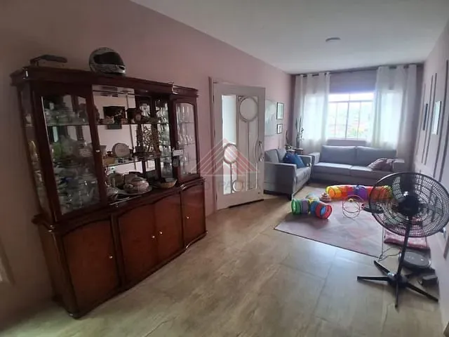 Casa com 400m² 5 quartos e 2 banheiros, para alugar, no bairro Vila Bocaina em Mauá
