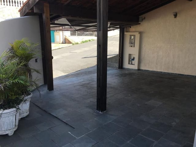 Casa com 188m² 3 quartos e 2 banheiros, à venda, no bairro Vila Suissa em Mogi das Cruzes