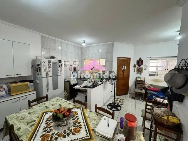 Casa com 138m² 2 quartos e 2 banheiros, à venda, no bairro Portal de Minas em São José Dos Campos