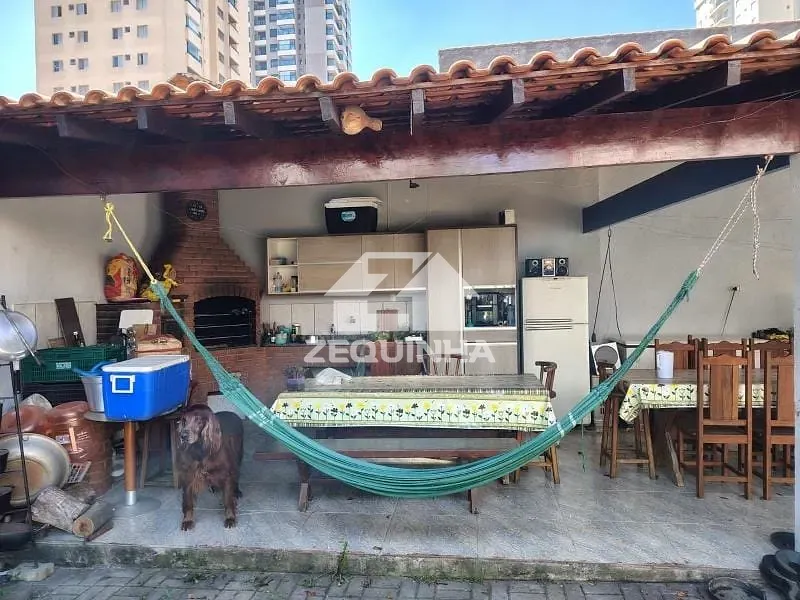 Casa, 4 quartos, 300 m² - Foto 1
