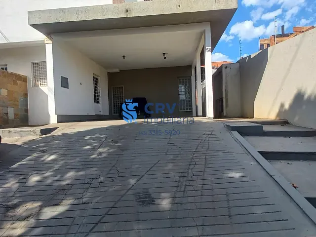 Casa 3 quartos e 2 banheiros, para alugar, no bairro Jardim Presidente em Londrina