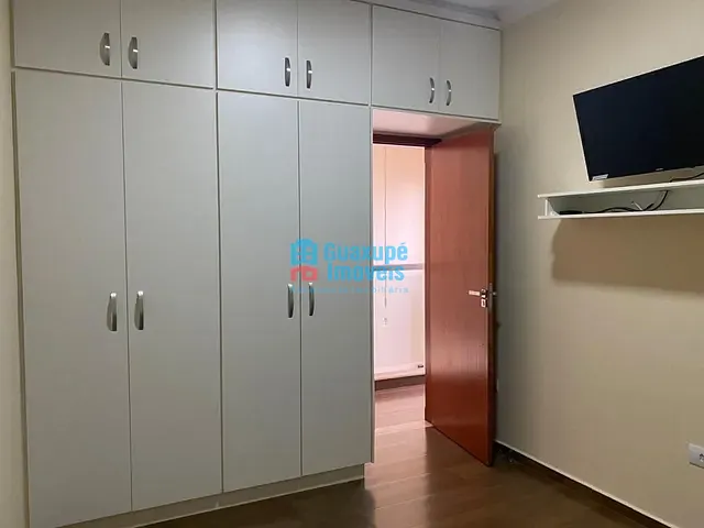 Casa com 300m² 3 quartos e 2 banheiros, à venda ou para alugar, no bairro Jardim Novo Horizonte em Guaxupé