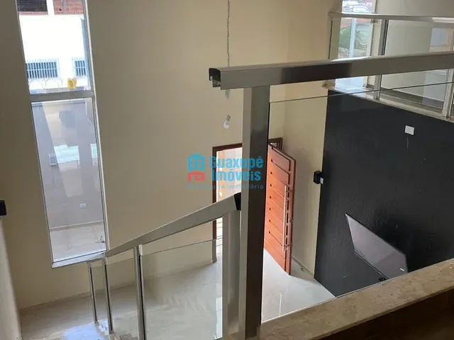 Casa com 300m² 3 quartos e 2 banheiros, à venda ou para alugar, no bairro Jardim Novo Horizonte em Guaxupé