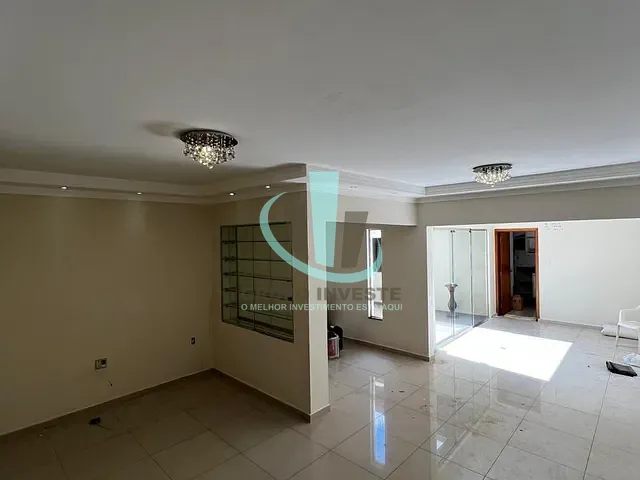 Casa com 319m² 3 quartos e 2 banheiros, para alugar, no bairro Centro em Araraquara