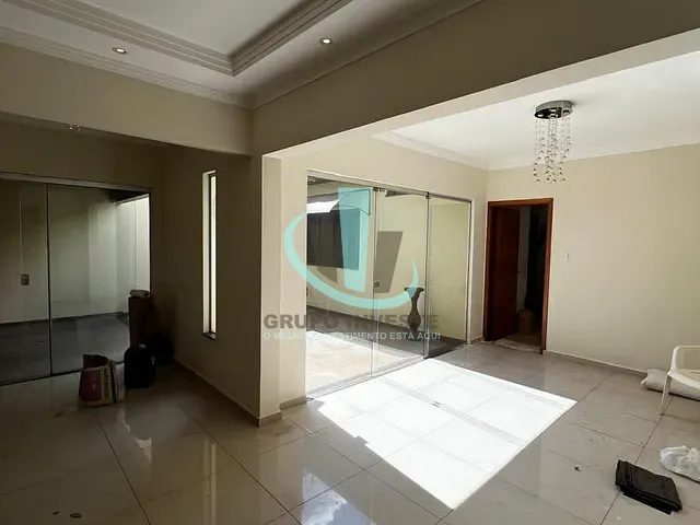 Casa com 319m² 3 quartos e 2 banheiros, para alugar, no bairro Centro em Araraquara