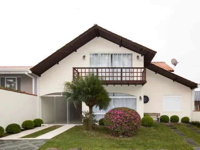 Casa 3 quartos e 3 banheiros, para alugar, no bairro Santa Felicidade em Curitiba
