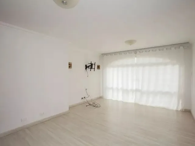 Casa 3 quartos e 3 banheiros, para alugar, no bairro Santa Felicidade em Curitiba