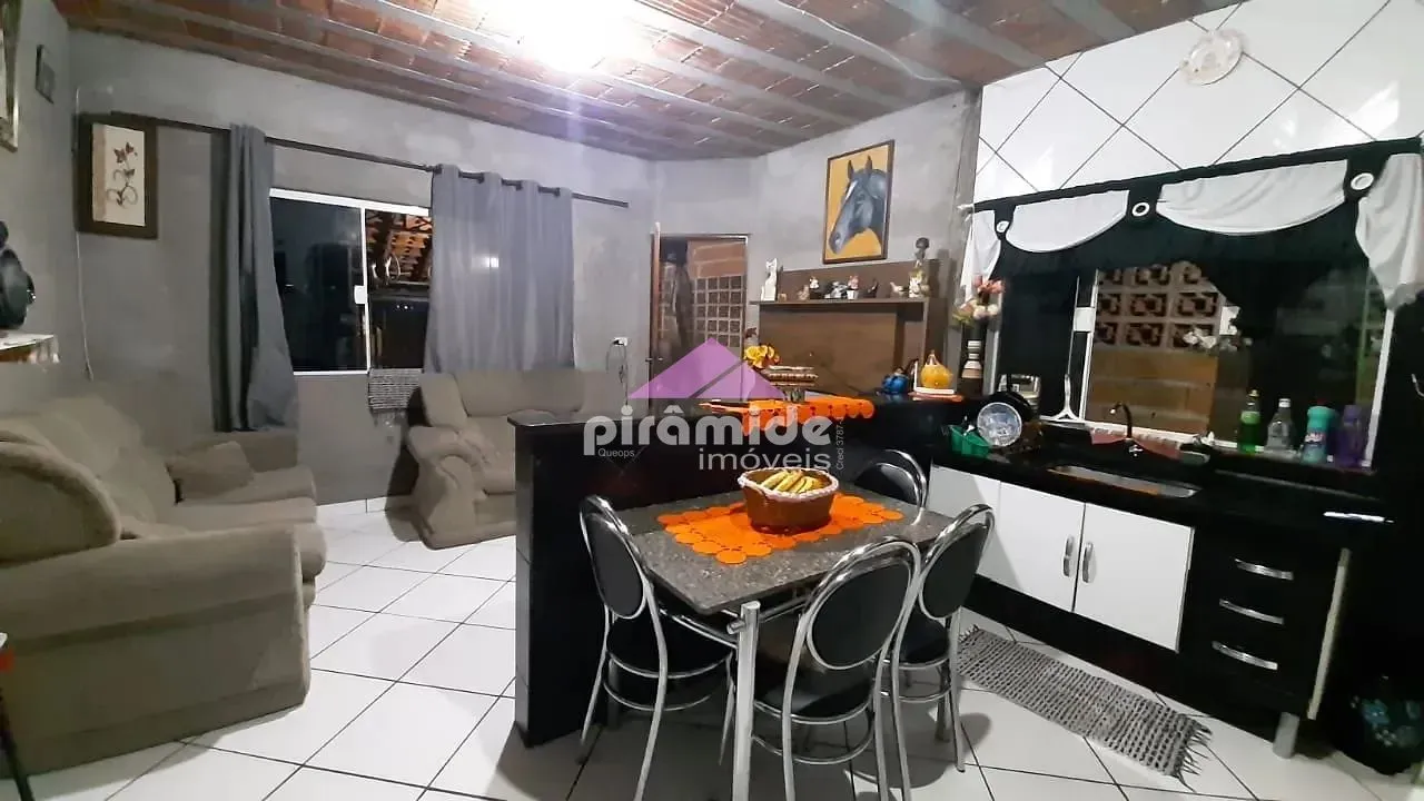 Casa, 3 quartos, 179 m² - Foto 1