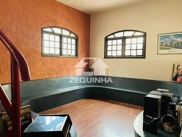 Casa com 450m² 3 quartos e 1 banheiro, à venda, no bairro Adalgisa em Osasco
