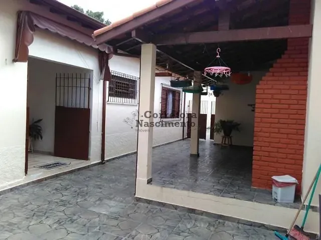 Casa com 336m² 2 quartos e 1 banheiro, à venda, no bairro Parque Santo Antônio em Jacareí
