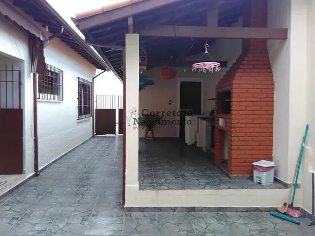 Casa com 336m² 2 quartos e 1 banheiro, à venda, no bairro Parque Santo Antônio em Jacareí