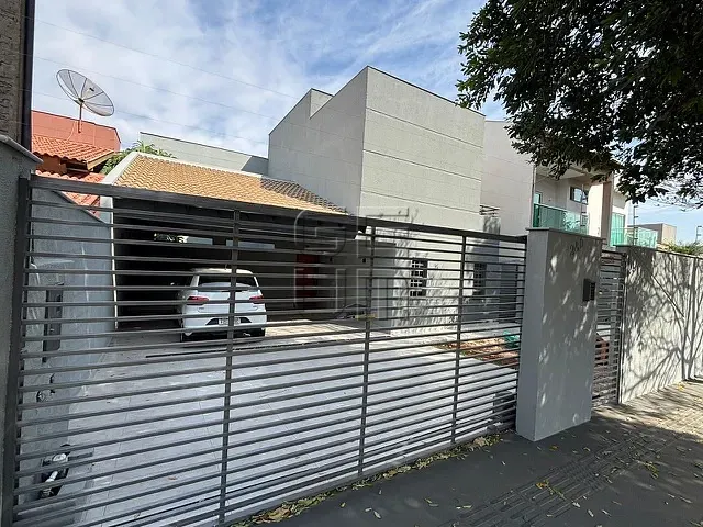 Casa com 427m² 4 quartos e 4 banheiros, à venda, no bairro Andrade em Londrina