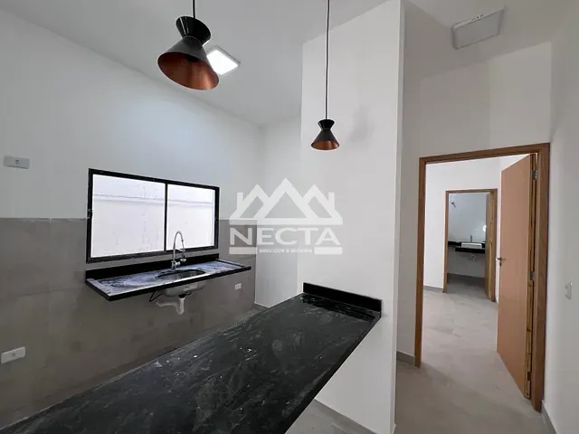 Casa com 125m² 2 quartos e 2 banheiros, à venda, no bairro Balneário dos Golfinhos em Caraguatatuba