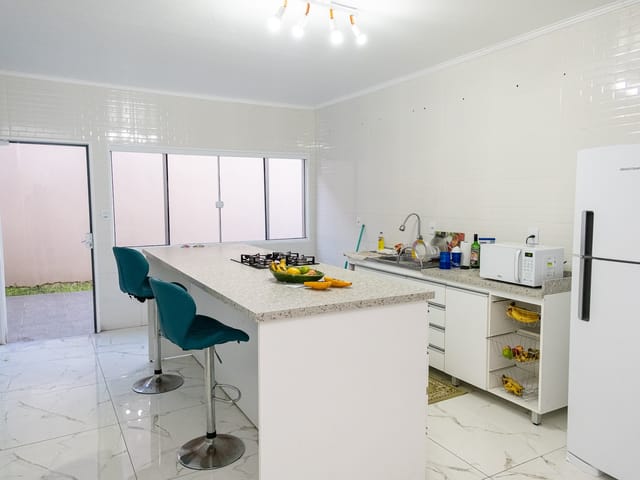 Casa 5 quartos e 3 banheiros, à venda, no bairro Fragata em Pelotas