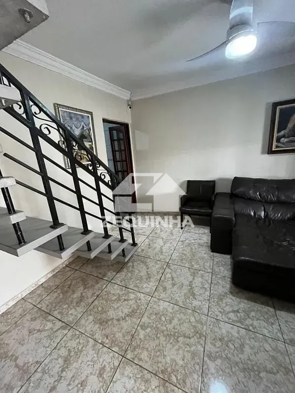 Casa, 3 quartos, 163 m² - Foto 2