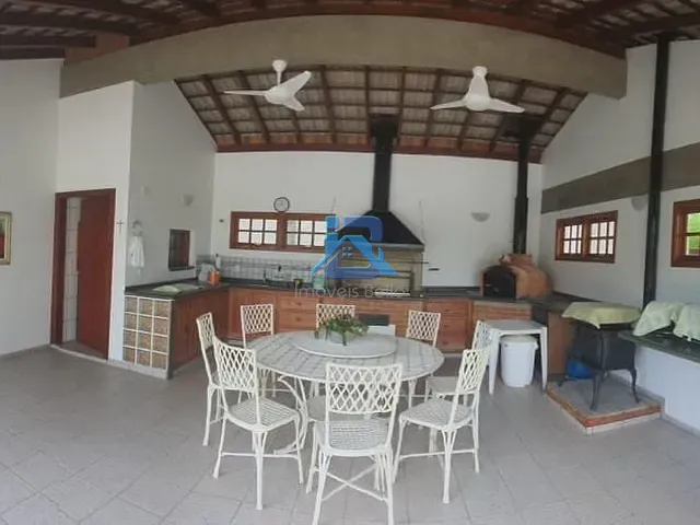 Casa com 2800m² 3 quartos e 4 banheiros, à venda, no bairro Parque da Fazenda em Itatiba