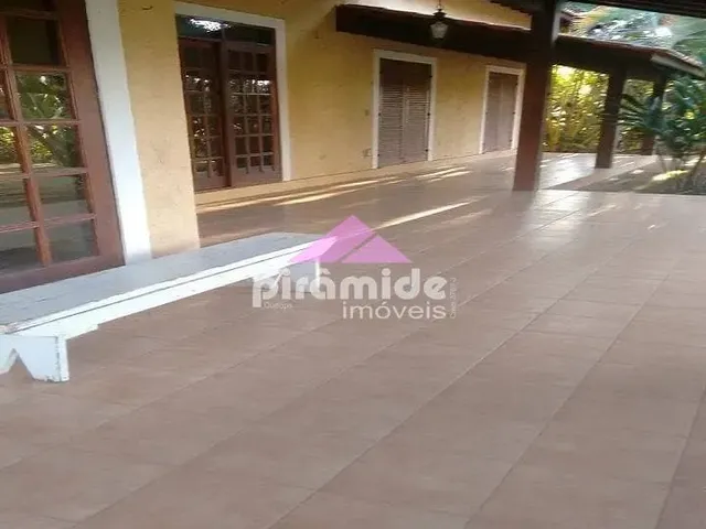 Casa com 2500m² 4 quartos e 3 banheiros, à venda, no bairro Freitas em São José Dos Campos