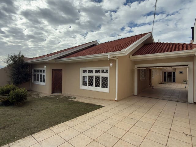 Casa alto padrão com piscina e área de churrasqueira gourmet para venda e locação, Orfãs, Ponta Grossa, PR
