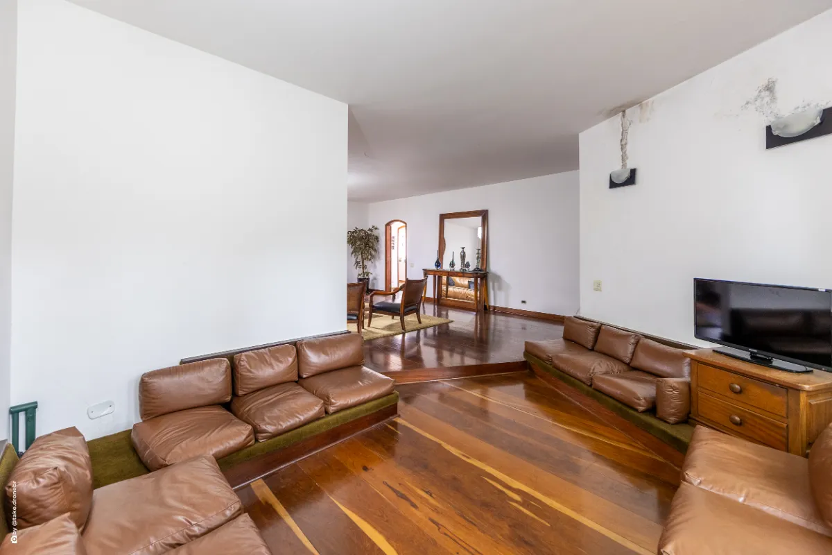 Casa para venda em Jardim Marajoara com 4 quartos, sendo 4 suítes, 280m²
