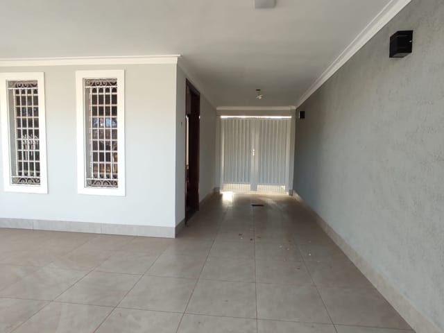 Casa 4 quartos e 3 banheiros, à venda, no bairro São Sebastião em Araçatuba