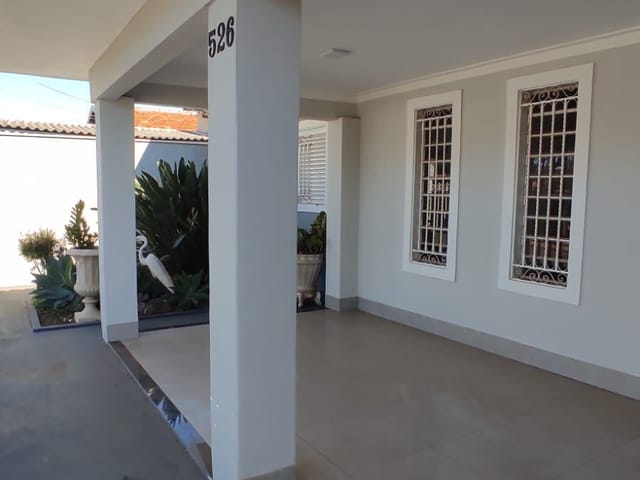 Casa 4 quartos e 3 banheiros, à venda, no bairro São Sebastião em Araçatuba