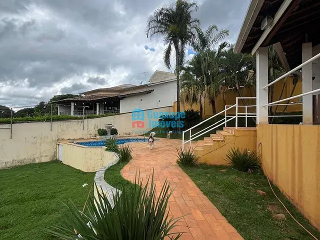 Casa com 1000m² 2 quartos e 3 banheiros, à venda, no bairro Centro em Guaxupé