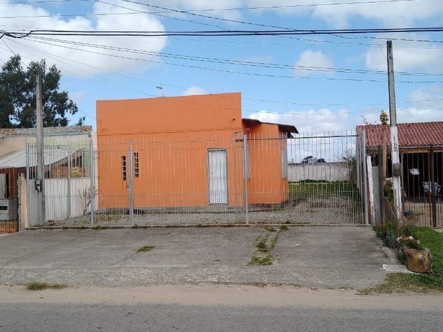 Casa com 400m² 2 quartos e 1 banheiro, à venda, no bairro Fragata em Pelotas