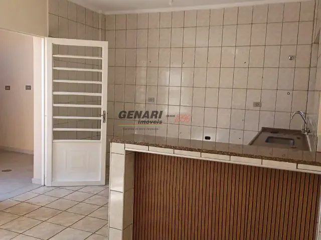 Casa com 250m² 2 quartos e 1 banheiro, para alugar, no bairro Vila Castelo Branco em Indaiatuba