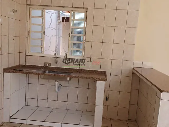 Casa com 250m² 2 quartos e 1 banheiro, para alugar, no bairro Vila Castelo Branco em Indaiatuba