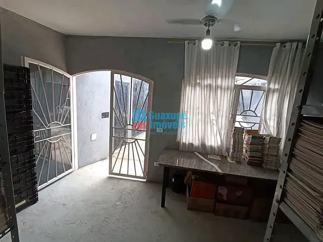 Casa 3 quartos e 1 banheiro, à venda, no bairro Centro em Guaxupé