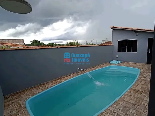 Casa 3 quartos e 1 banheiro, à venda, no bairro Centro em Guaxupé