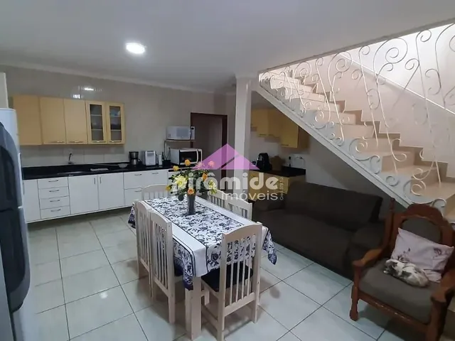 Casa com 150m² 3 quartos e 3 banheiros, à venda, no bairro Jardim Santa Júlia em São José Dos Campos