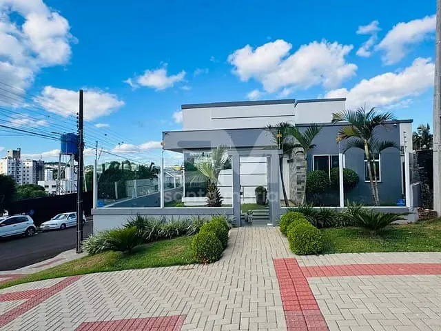 Casa com 402m² 3 quartos e 2 banheiros, à venda, no bairro Maria Goretti em Chapecó