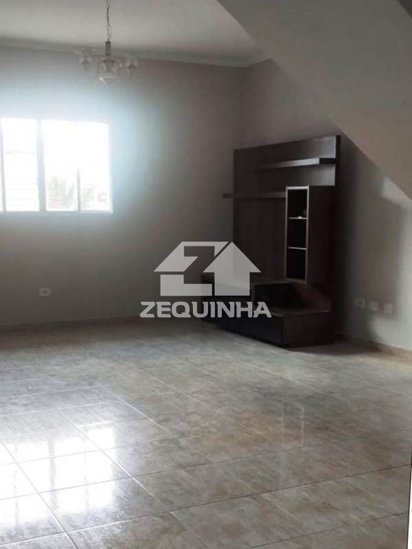 Casa à venda com 4 quartos, 180m² - Foto 2