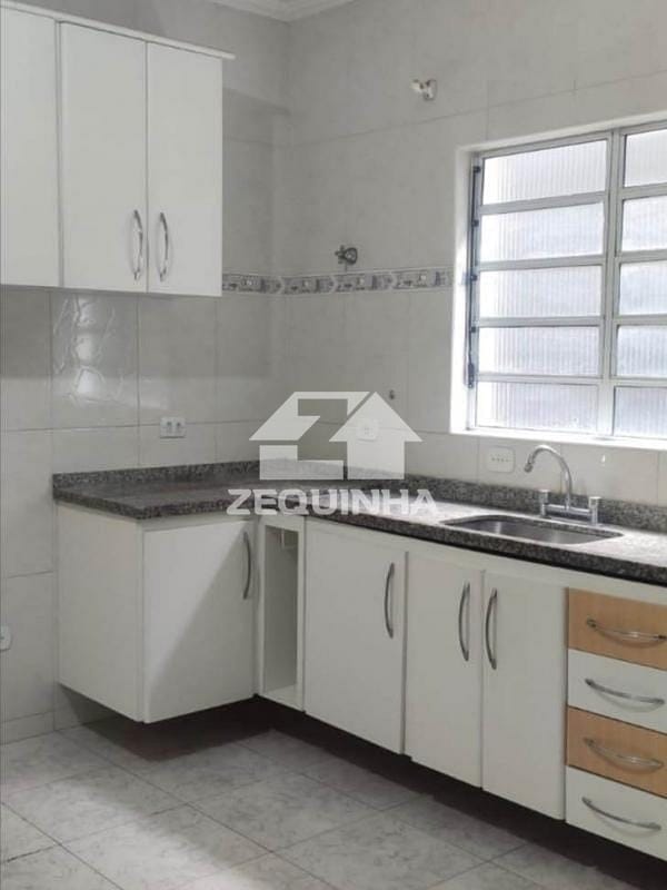 Casa à venda com 4 quartos, 180m² - Foto 3