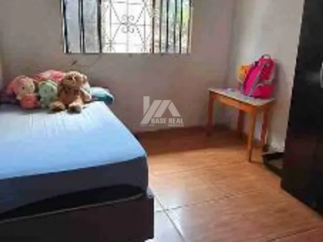 Casa com 275m² 3 quartos e 1 banheiro, à venda, no bairro Jardim Carvalho em Ponta Grossa