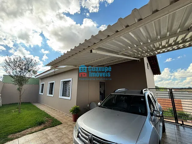 Casa 3 quartos e 2 banheiros, à venda, no bairro Nova Floresta em Guaxupé
