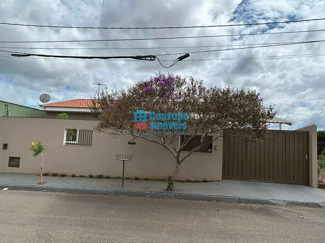 Casa 3 quartos e 2 banheiros, à venda, no bairro Nova Floresta em Guaxupé
